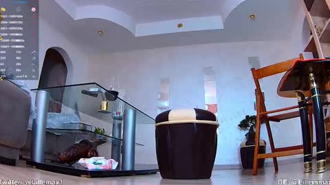 Snapshot of lillemax chatting on 02-27-25, 12:02 lillemax online show from 02-27-25, 12:02