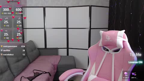 Lillian online show from 02-26-25, 12:25