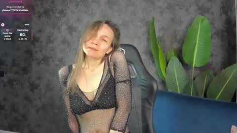lillian_white1 online show from 11-28-25, 12:46