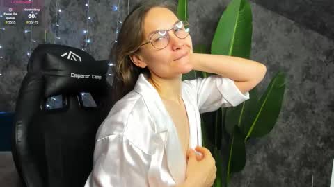 lillian_white1 online show from 01-06-26, 12:47
