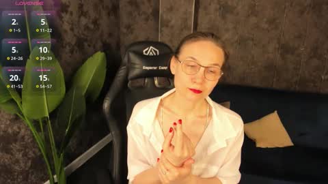 lillian_white1 online show from 03-17-26, 01:10