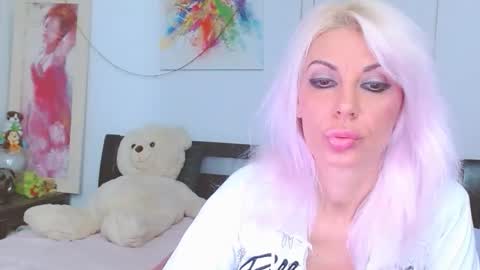 Lara online show from 11-16-25, 07:30