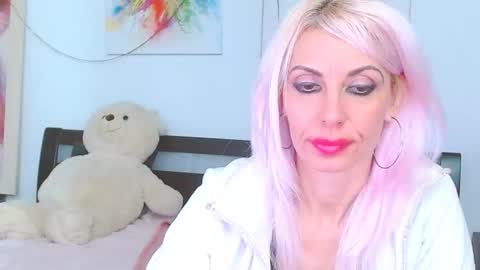 Lara online show from 12-03-25, 08:23