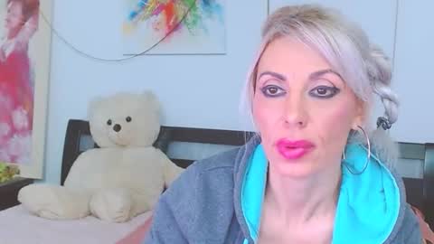 Lara online show from 02-28-26, 07:37