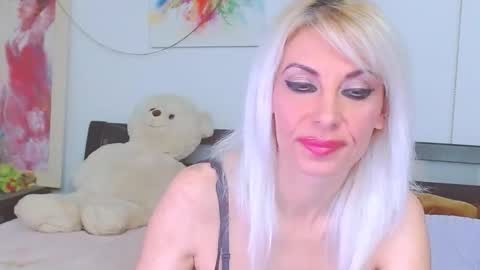 Lara online show from 04-24-26, 07:49