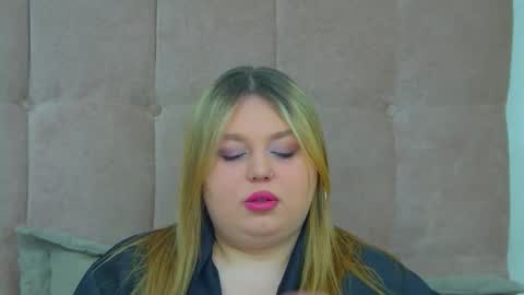 LillianHaig online show from 03-04-26, 07:20