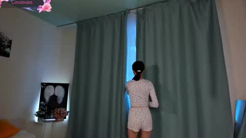 Lily online show from 02-26-26, 01:54