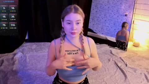 lillie_berry online show from 11-12-25, 04:35