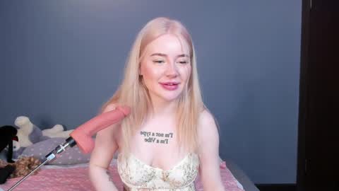 Snapshot of lillie_berry chatting on 04-25-26, 04:48 lillie_berry online show from 04-25-26, 04:48