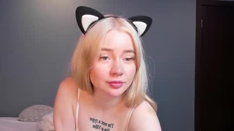 Snapshot of lillie_berry chatting on 04-30-26, 05:14 lillie_berry online show from 04-30-26, 05:14