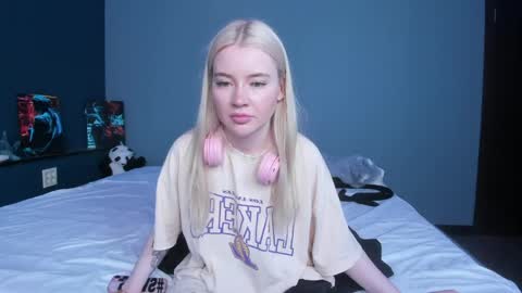 Snapshot of lillie_berry chatting on 05-22-26, 04:41 lillie_berry online show from 05-22-26, 04:41