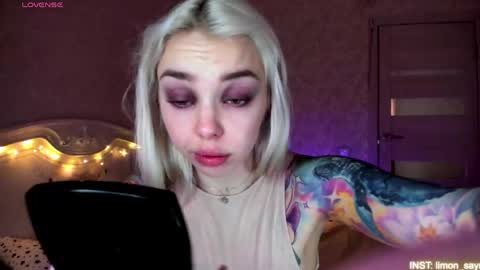 LilliMoore online show from 05-18-26, 01:02