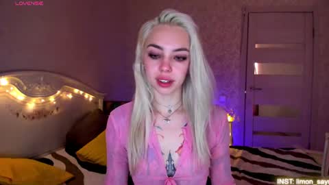 LilliMoore online show from 06-19-26, 12:26