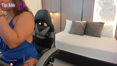 L I L L Y online show from 10-06-25, 12:35