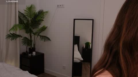 Snapshot of lilly_colins chatting on 01-05-25, 04:59 Lilly Colins online show from 01-05-25, 04:59