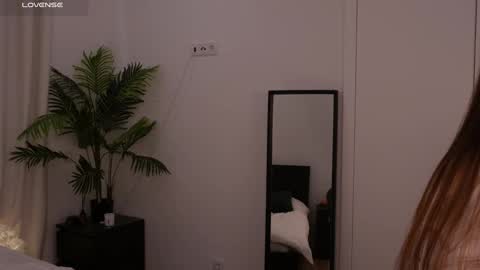 Snapshot of lilly_colins chatting on 01-16-25, 02:51 Lilly Colins online show from 01-16-25, 02:51