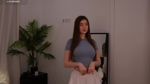 Snapshot of lilly_colins chatting on 01-20-25, 02:57 Lilly Colins online show from 01-20-25, 02:57