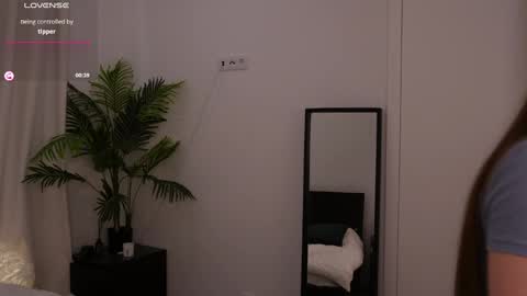 Snapshot of lilly_colins chatting on 01-20-25, 05:59 Lilly Colins online show from 01-20-25, 05:59