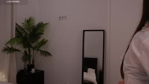 Snapshot of lilly_colins chatting on 01-23-25, 02:28 Lilly Colins online show from 01-23-25, 02:28