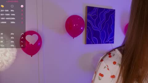 Snapshot of lilly_colins chatting on 02-14-25, 03:15 Lilly Colins online show from 02-14-25, 03:15