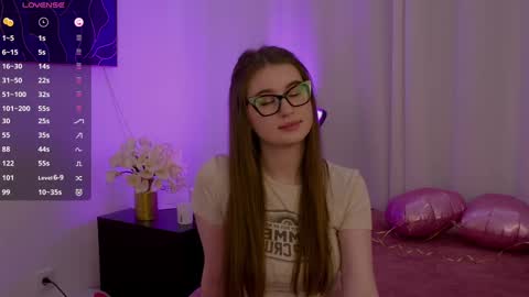 Snapshot of lilly_colins chatting on 02-23-25, 06:45 Lilly Colins online show from 02-23-25, 06:45