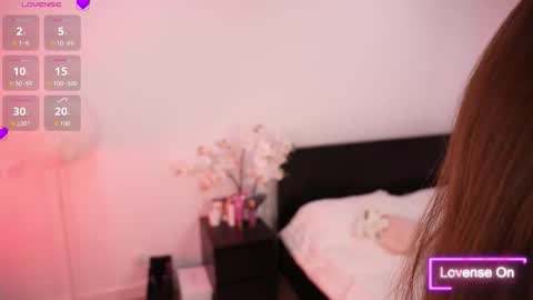 Snapshot of lilly_colins chatting on 09-25-25, 05:49 Lilly Colins online show from 09-25-25, 05:49