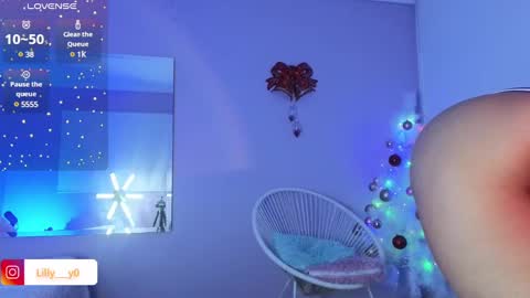 Snapshot of lilly_dollss chatting on 12-19-24, 01:18 Sofia online show from 12-19-24, 01:18