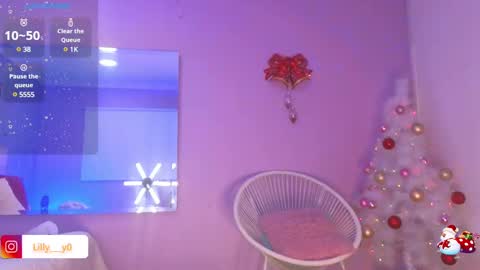 Snapshot of lilly_dollss chatting on 12-29-24, 02:52 Sofia online show from 12-29-24, 02:52