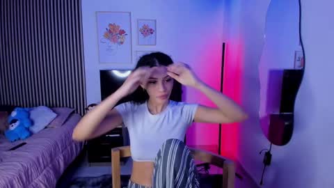Snapshot of lilly_dollss chatting on 02-09-25, 01:55 Sofia online show from 02-09-25, 01:55