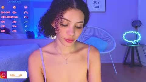 Snapshot of lilly_dollss chatting on 03-08-25, 05:11 Sofia online show from 03-08-25, 05:11