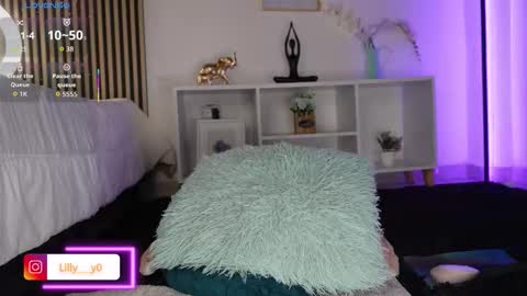 Snapshot of lilly_dollss chatting on 09-23-25, 11:57 Sofia online show from 09-23-25, 11:57