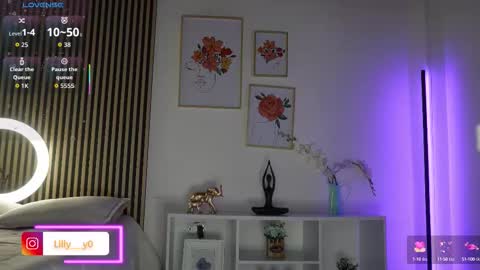 Snapshot of lilly_dollss chatting on 09-27-25, 12:10 Sofia online show from 09-27-25, 12:10