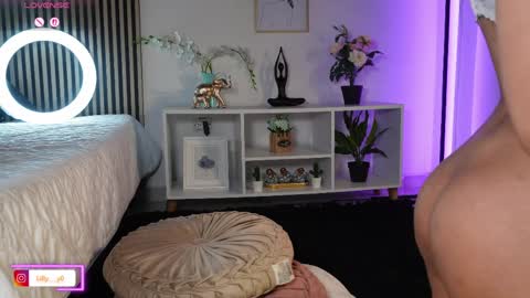 Sofia online show from 04-01-26, 01:41