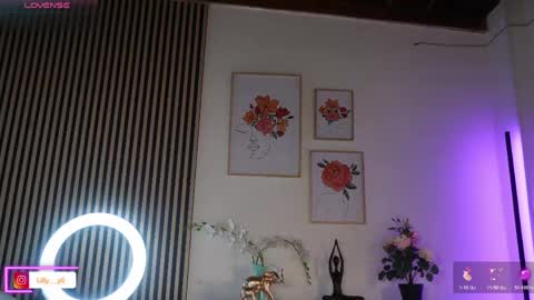 Snapshot of lilly_dollss chatting on 05-03-26, 01:28 Sofia online show from 05-03-26, 01:28