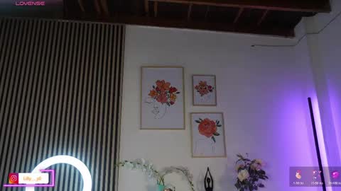 Snapshot of lilly_dollss chatting on 05-21-26, 01:29 Sofia online show from 05-21-26, 01:29