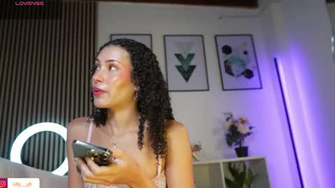 Snapshot of lilly_dollss chatting on 06-09-26, 01:23 Sofia online show from 06-09-26, 01:23