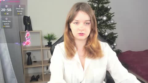 Snapshot of lilly_pretty_love chatting on 12-28-24, 02:22 Lilly online show from 12-28-24, 02:22