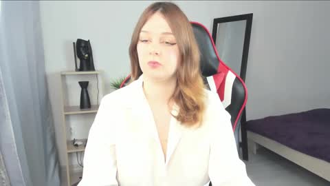 Snapshot of lilly_pretty_love chatting on 02-10-25, 02:52 Lilly online show from 02-10-25, 02:52