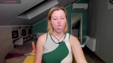 Lilly Depp online show from 12-17-24, 05:04