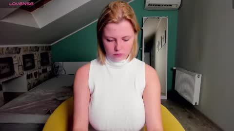 Lilly Depp online show from 12-28-24, 12:26