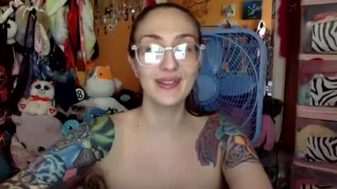 hi guys im back on here 3 online show from 10-07-25, 07:33