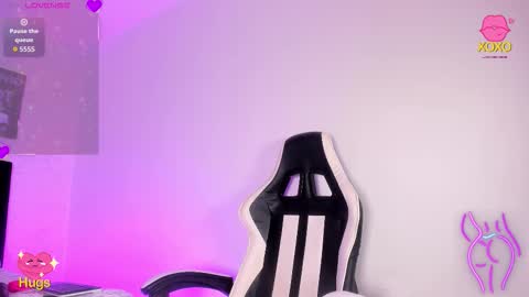 Lilly online show from 11-14-25, 01:21