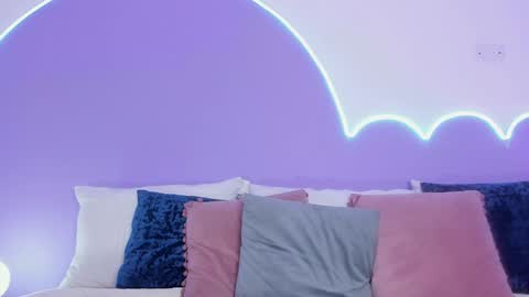 Lilou online show from 01-25-25, 03:30