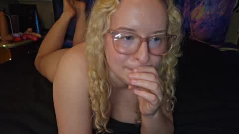 LilPies  online show from 03-28-26, 06:46