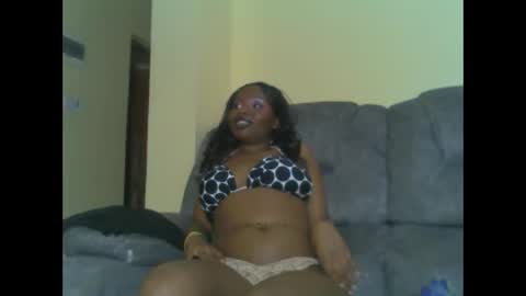 Snapshot of lilpretty16 chatting on 06-08-26, 01:28 lilpretty16 online show from 06-08-26, 01:28