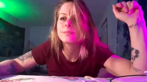 Luna online show from 05-16-26, 03:58
