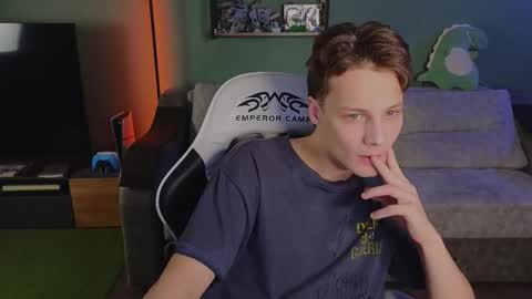 lilteddyboy online show from 11-13-25, 04:06