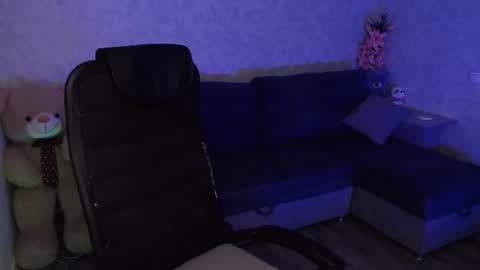 lily_baker_ online show from 01-18-26, 03:49