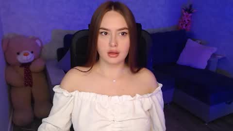 lily_baker_ online show from 06-03-26, 08:17