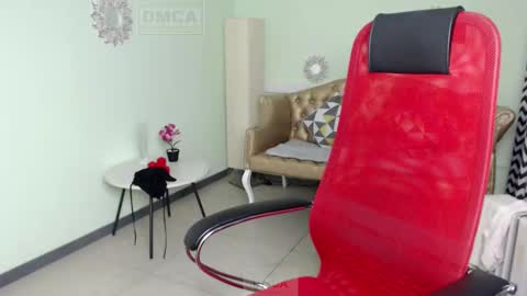 Lily online show from 02-22-25, 12:51